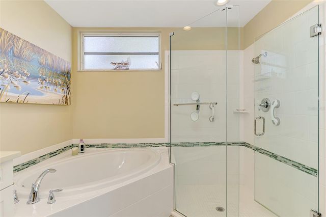 8911 VERANDA WAY 211, Sarasota, FL 34238