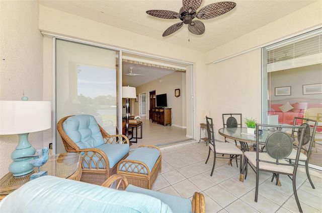 8911 VERANDA WAY 211, Sarasota, FL 34238