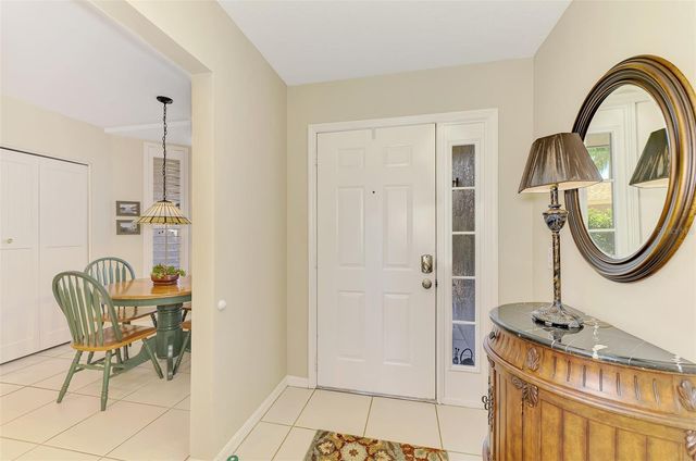 8911 VERANDA WAY 211, Sarasota, FL 34238