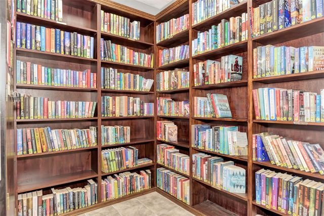 8911 VERANDA WAY 211, Sarasota, FL 34238