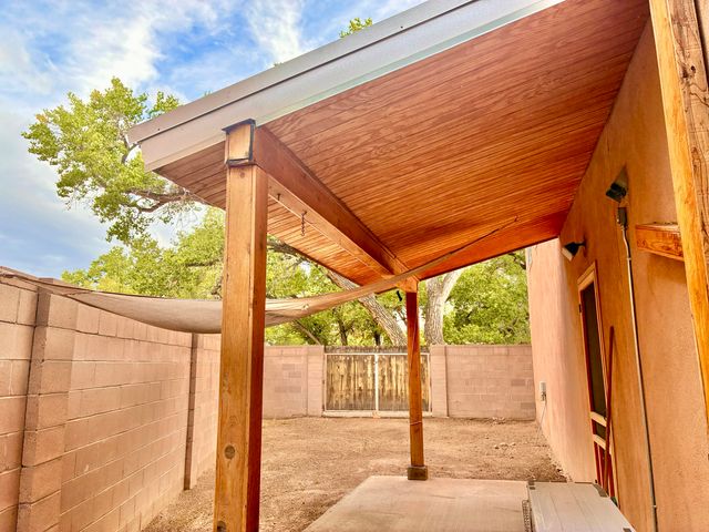 230 Cynthia Court NW A, Albuquerque, NM 87114