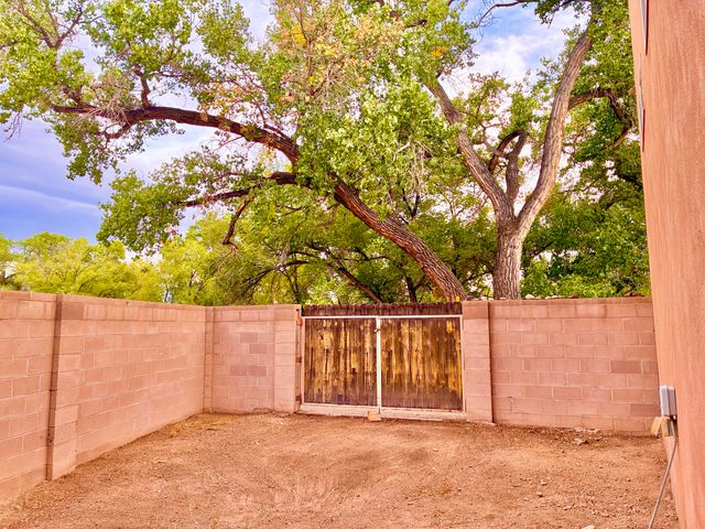 230 Cynthia Court NW A, Albuquerque, NM 87114