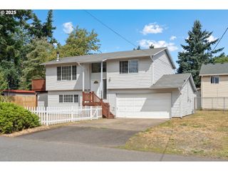 11611 Se LINCOLN St, Portland, OR 97216