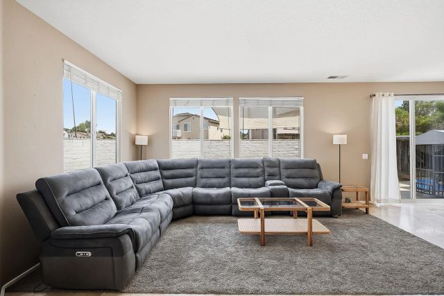 44672 Brookvail, Temecula, CA 92592