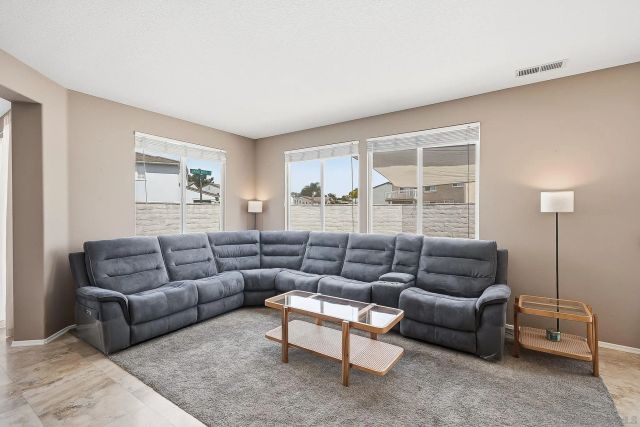 44672 Brookvail, Temecula, CA 92592