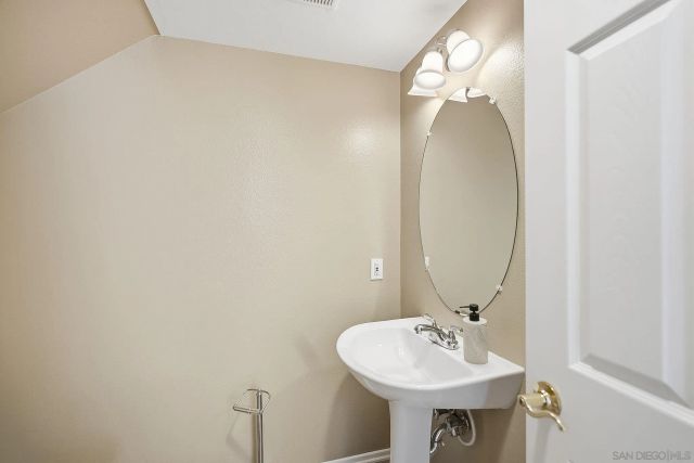 44672 Brookvail, Temecula, CA 92592