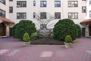 17 N Chatsworth Avenue #4L, Larchmont, NY 10538