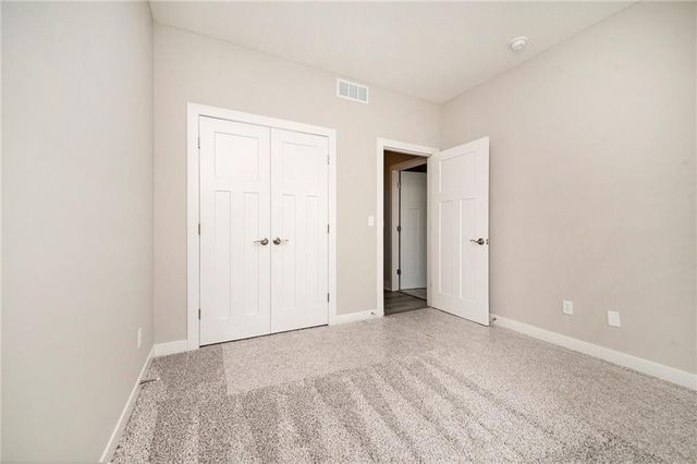 519 Hawthorne Street, Smithville, MO 64089