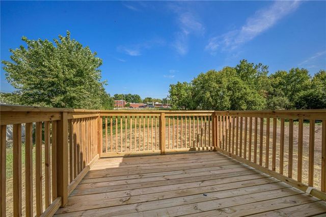 519 Hawthorne Street, Smithville, MO 64089