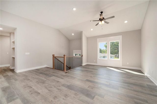 519 Hawthorne Street, Smithville, MO 64089