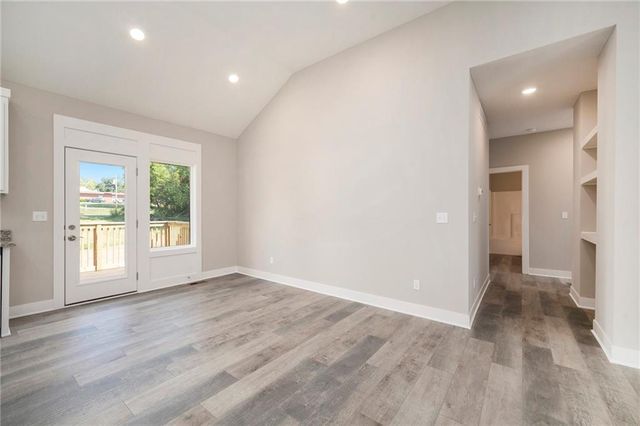 519 Hawthorne Street, Smithville, MO 64089