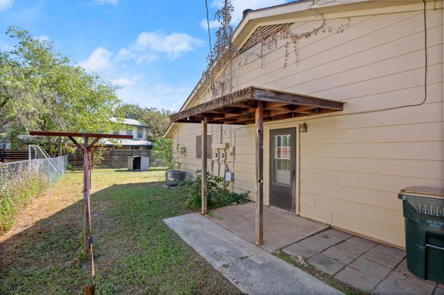 3505 Rocky Hollow TRL B, Georgetown, TX 78628