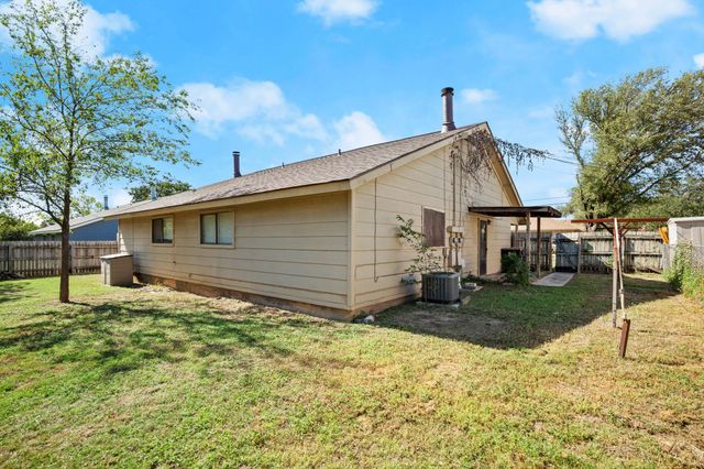 3505 Rocky Hollow TRL B, Georgetown, TX 78628