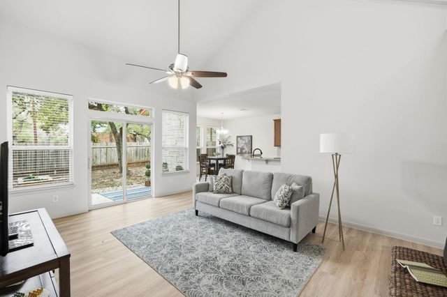 2410 S Great Oaks DR S 501, Round Rock, TX 78681