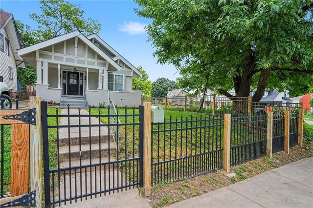 4002 S Benton Avenue, Kansas City, MO 64130