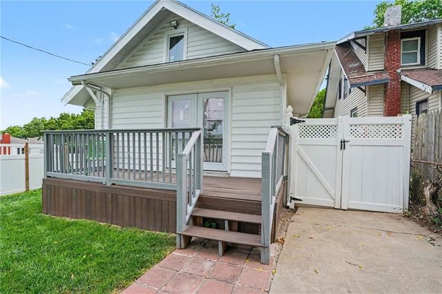 4002 S Benton Avenue, Kansas City, MO 64130