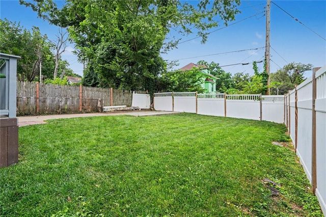 4002 S Benton Avenue, Kansas City, MO 64130