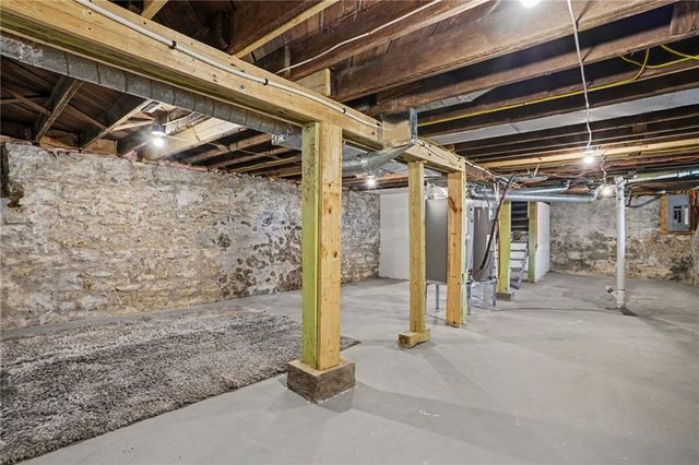 4002 S Benton Avenue, Kansas City, MO 64130