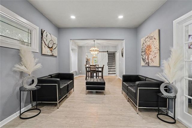 4002 S Benton Avenue, Kansas City, MO 64130