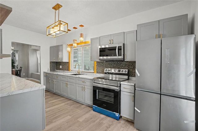 4002 S Benton Avenue, Kansas City, MO 64130