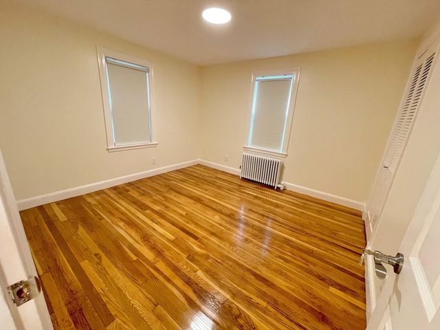 6 Booth St, Quincy, MA 02169
