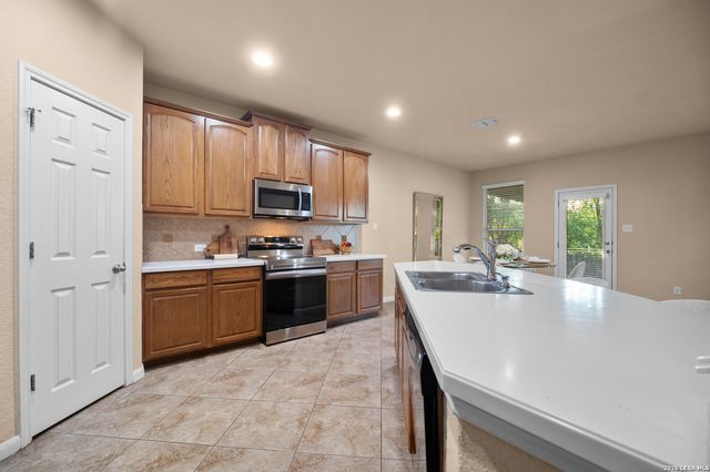 1008 Magellan, Windcrest, TX 78239