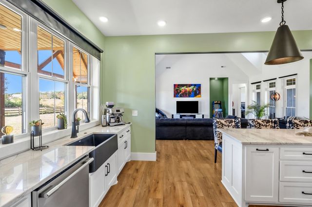 128 Emma Ln, Hohenwald, TN 38462