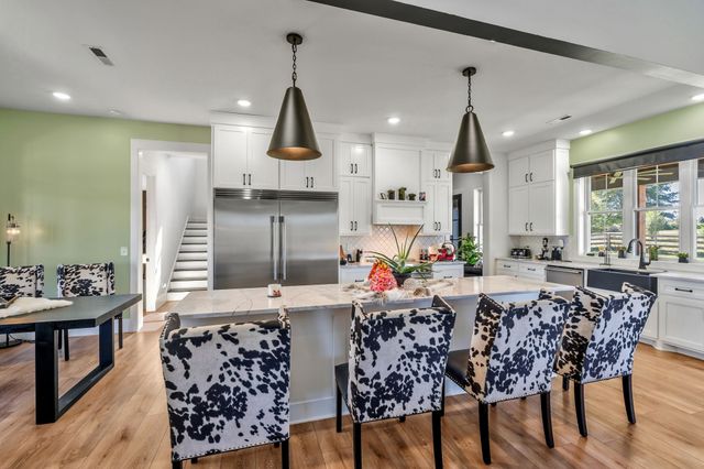 128 Emma Ln, Hohenwald, TN 38462