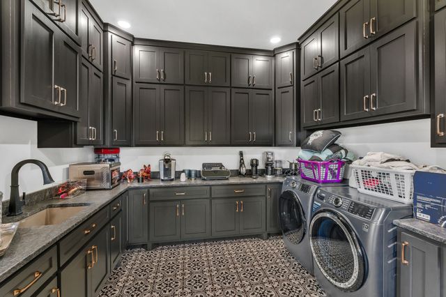 128 Emma Ln, Hohenwald, TN 38462