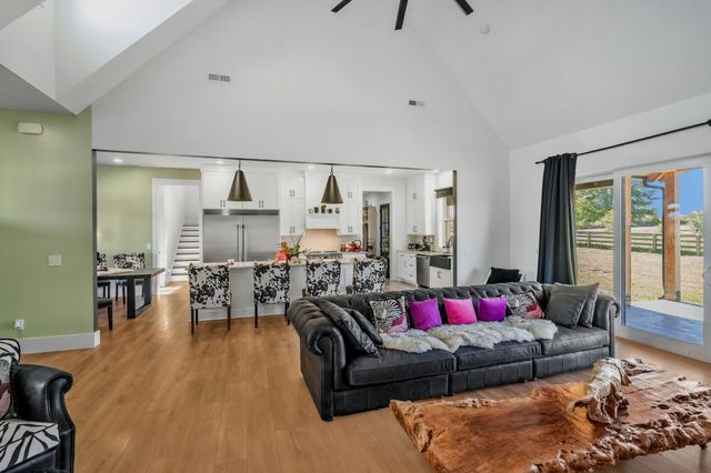 128 Emma Ln, Hohenwald, TN 38462