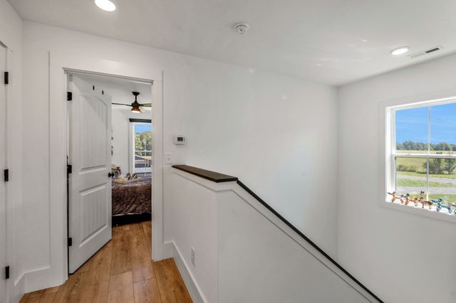 128 Emma Ln, Hohenwald, TN 38462