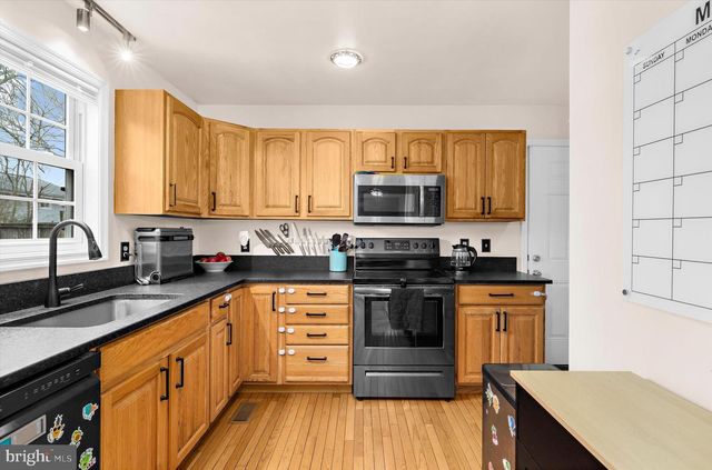 7665 CEDAR DR, Pasadena, MD 21122