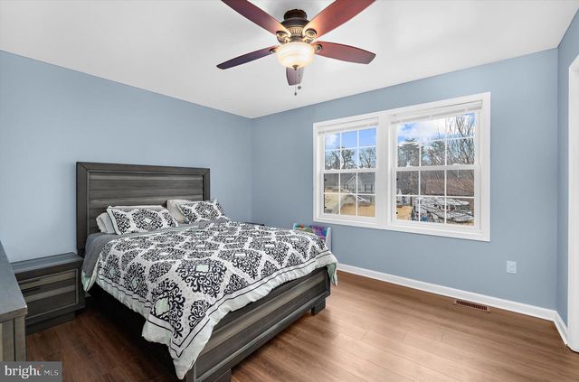 7665 CEDAR DR, Pasadena, MD 21122