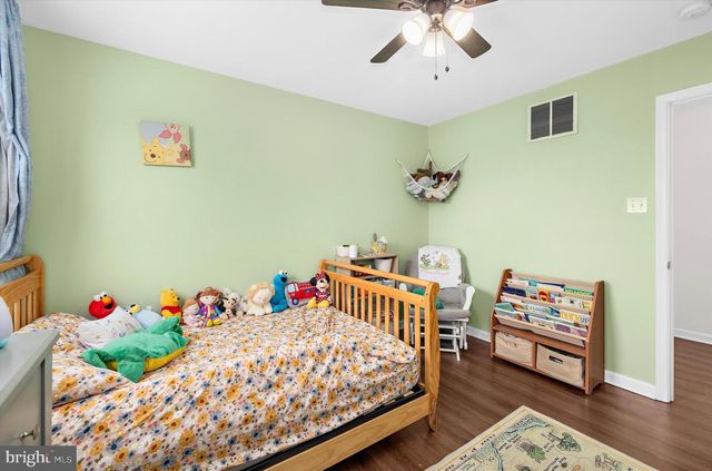 7665 CEDAR DR, Pasadena, MD 21122