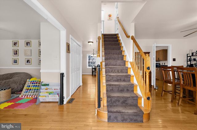 7665 CEDAR DR, Pasadena, MD 21122