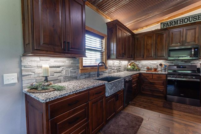 313 CR 4617, Troup, TX 75789