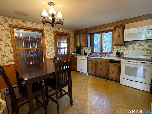 404 Woodland Street, Windsor Locks, CT 06096