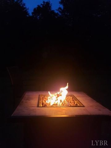 3164 Trent Hatchery Road, Appomattox, VA 24522