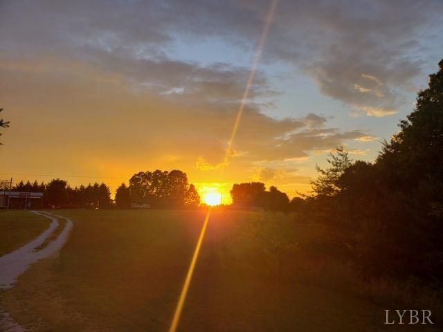 3164 Trent Hatchery Road, Appomattox, VA 24522