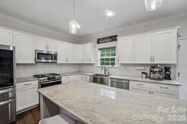 6748 Stonebridge Lane, Clover, SC 29710
