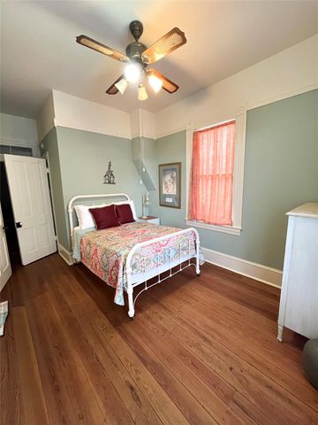 1515 33rd Street, Galveston, TX 77550