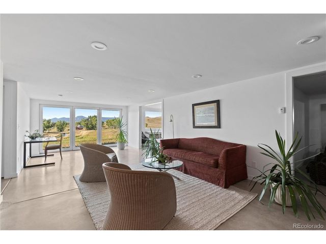 5952 Oxford Rd, Niwot, CO 80503