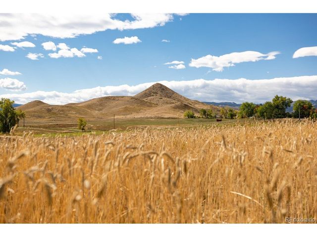 5952 Oxford Rd, Niwot, CO 80503