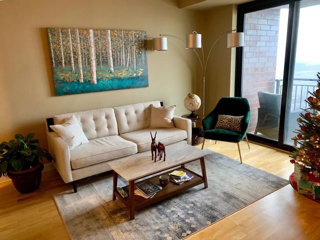 451 W Huron Street 1305, Chicago, IL 60654