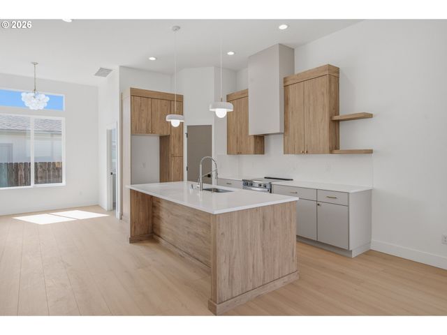 17003 Ne 95TH Cir, Vancouver, WA 98682