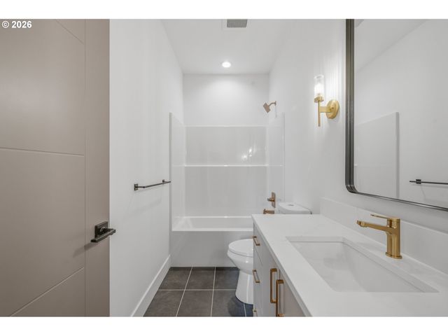 17003 Ne 95TH Cir, Vancouver, WA 98682