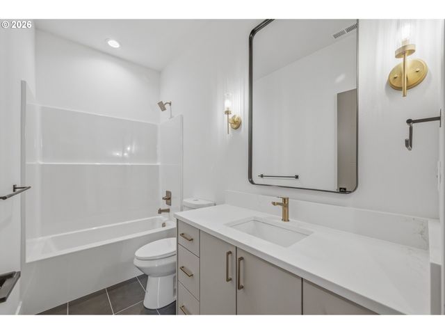 17003 Ne 95TH Cir, Vancouver, WA 98682