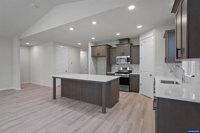 2637 NW Ninebark Dr, Corvallis, OR 97330