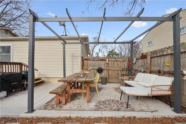 9231 W 100th Street, Overland Park, KS 66212