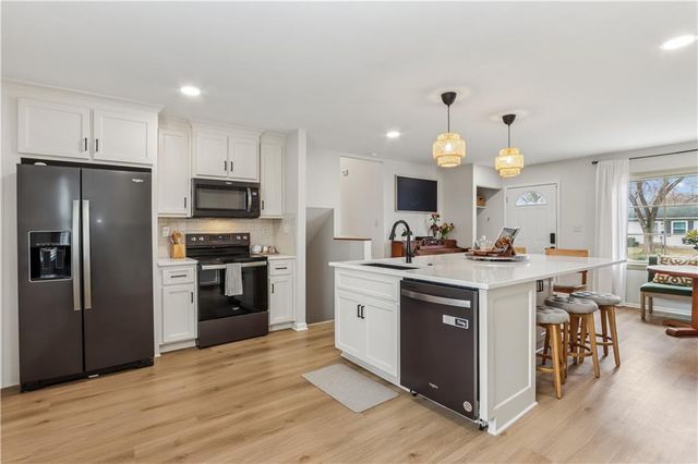 9231 W 100th Street, Overland Park, KS 66212